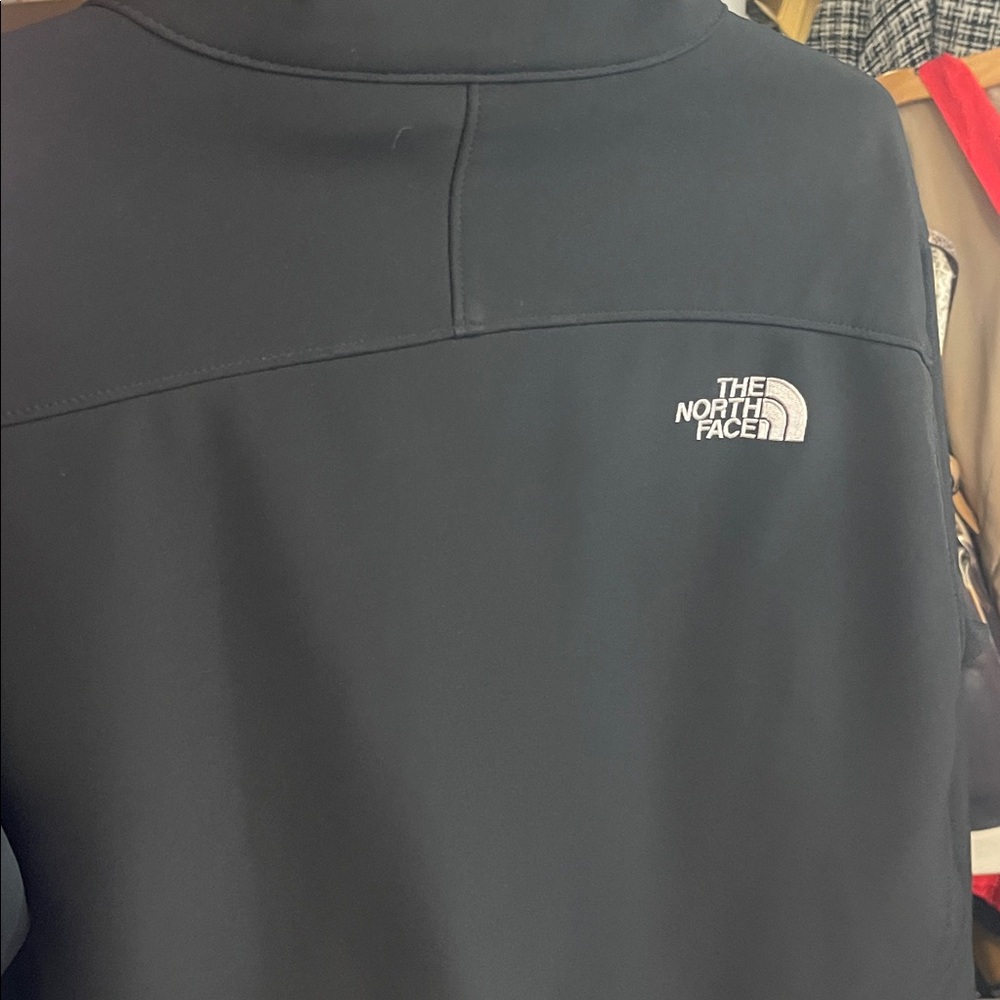 North Face Men’s jacket. - Picture 4 of 7